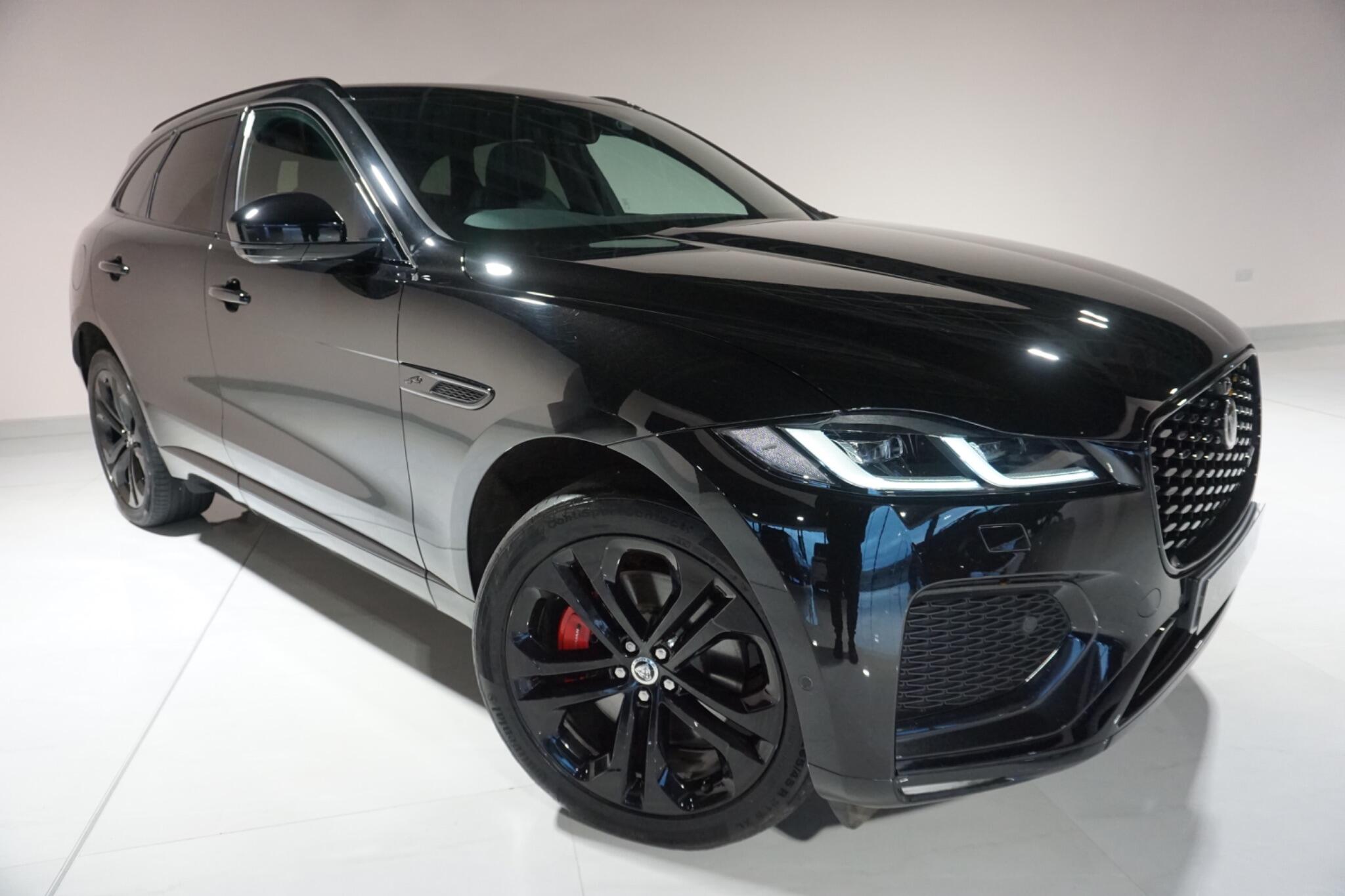 Jaguar F-PACE 3.0 D300 MHEV R-Dynamic HSE Black SUV 5dr Diesel Auto AWD Euro 6 (s/s) (300 ps)